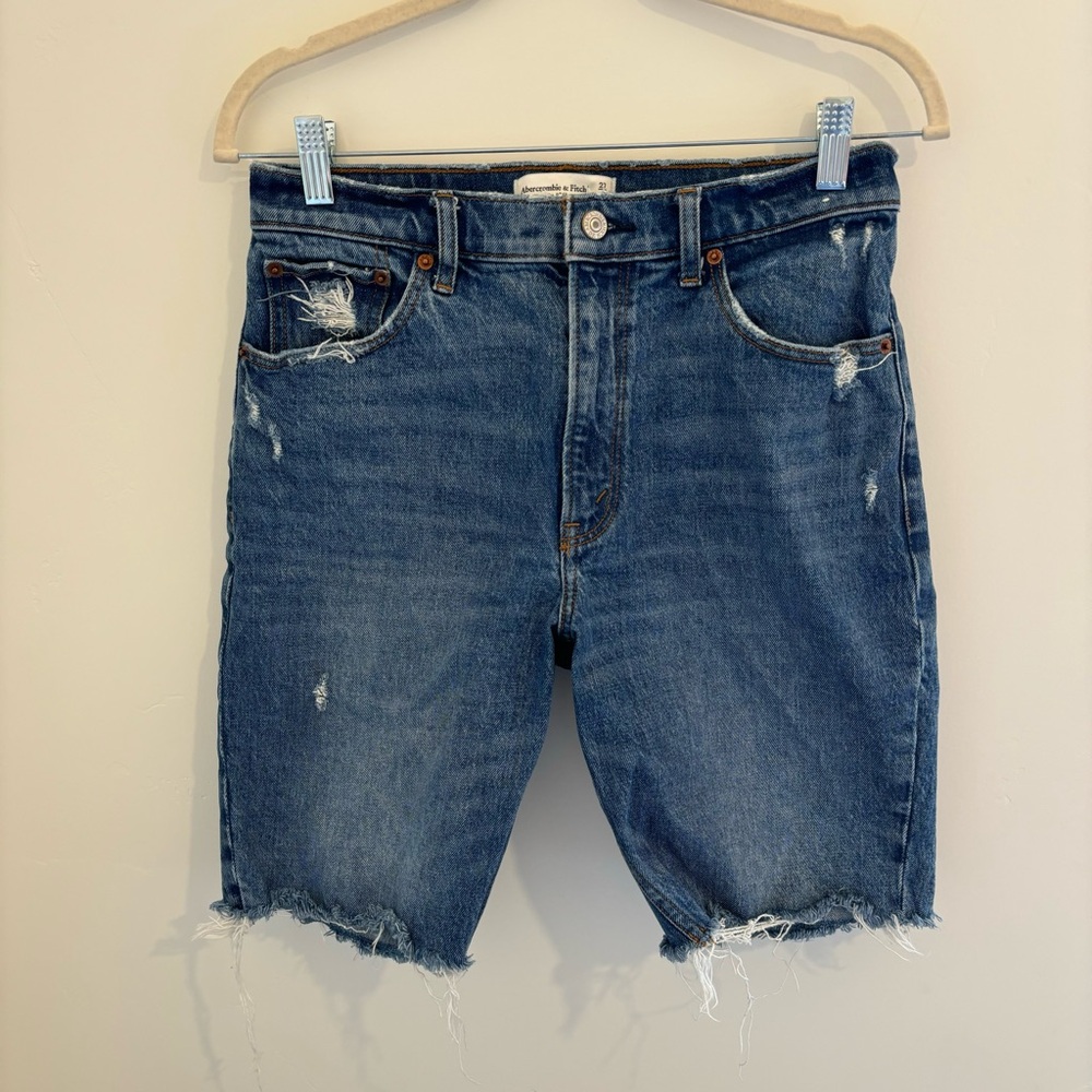 Abercrombie & Fitch 9” High Rise Shorts